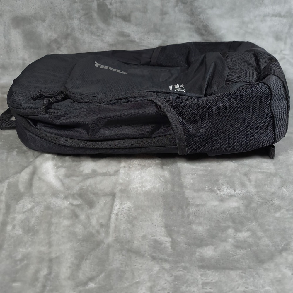 Thule Achiever Backpack Black 15in Laptop Travel Commuter Padded 24L Capacity - Picture 11 of 16